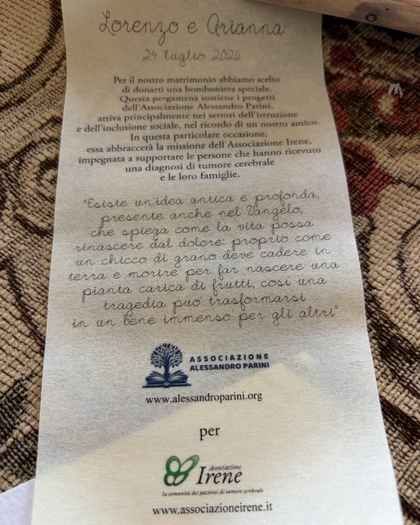 Un biglietto che accompagnava la bomboniera